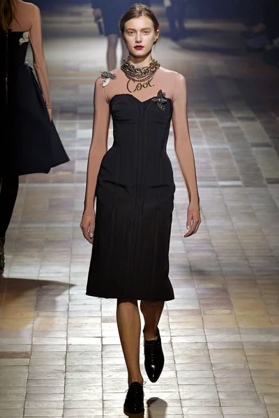 Look 5